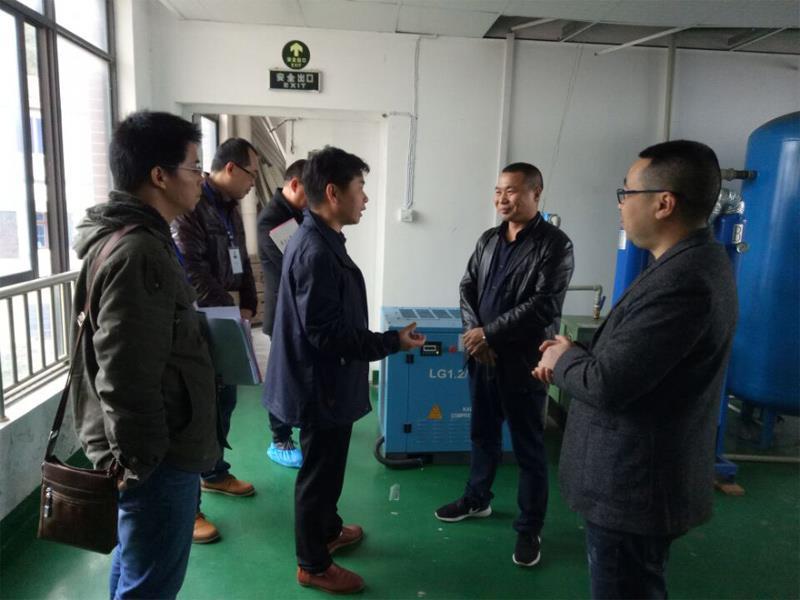 科技局何局长等一行人来我公司走访调研